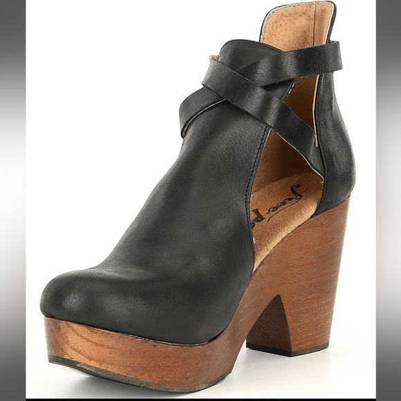 EUC Free People Cedar Leather Buckle Platform Wood Clogs, Black, Sz. 7 (EU37) - Picture 4 of 7